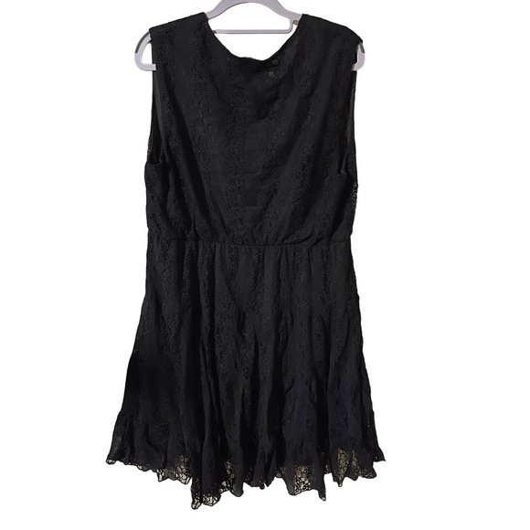 HAANI dress size 2X black lace fit and flare sleeveless - Picture 2 of 7